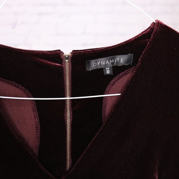 Dynamite cowl neck maroon velvet dress c1 - Picture 8 of 8